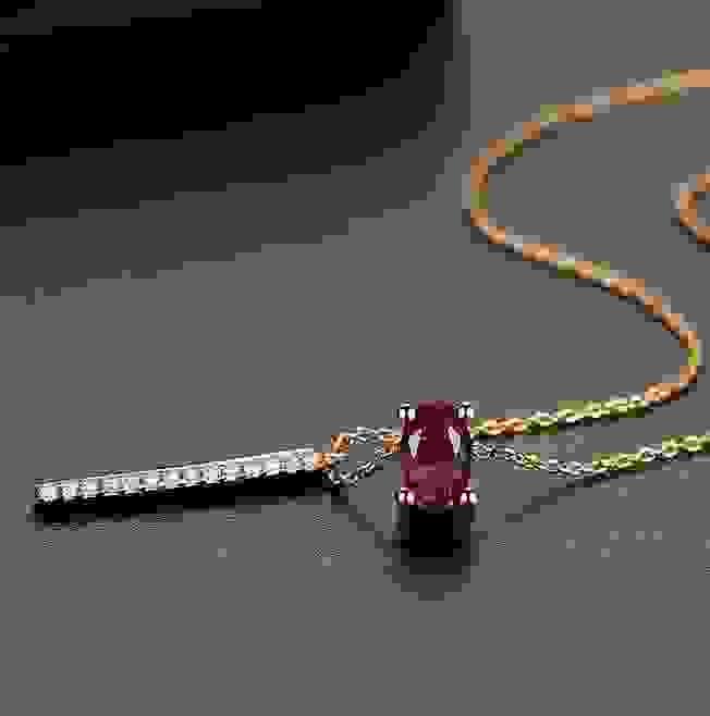 Detailed image of the red diamond pendant necklace with measurements: 40cm chain, 17mm length pendant, pink moonstone, SKU: 1775241855775109121